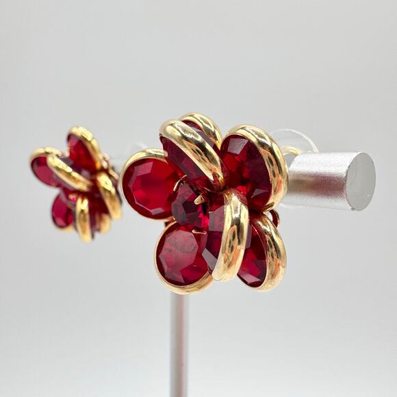 Vintage Red Austrian Crystal Cluster Flower Stud Earrings Sparkling Gold Tone - Picture 6 of 10